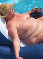 free bbw pics Hot fat blonde playing with...